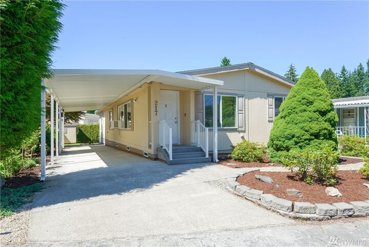 Property Photo:  1725  242nd Street SE 217  WA 98021 