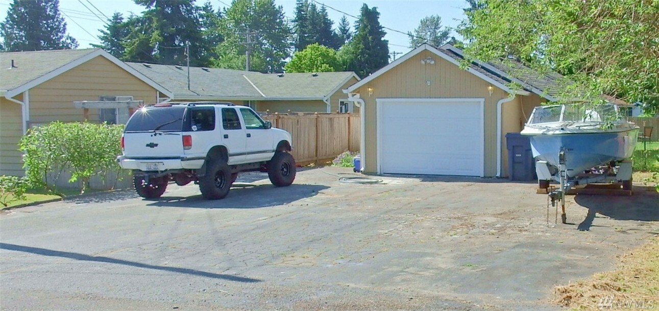 Property Photo:  11904 2nd Dr SE A,B,C  WA 98208 