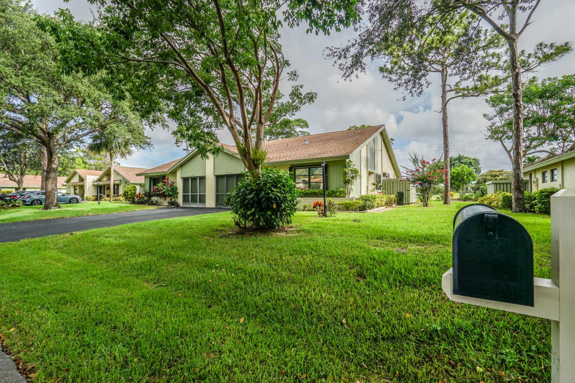 Property Photo:  4305 Palm Forest Drive N  FL 33445 