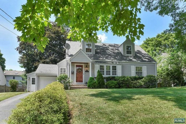 Property Photo:  20 Hillman Avenue  NJ 07452 