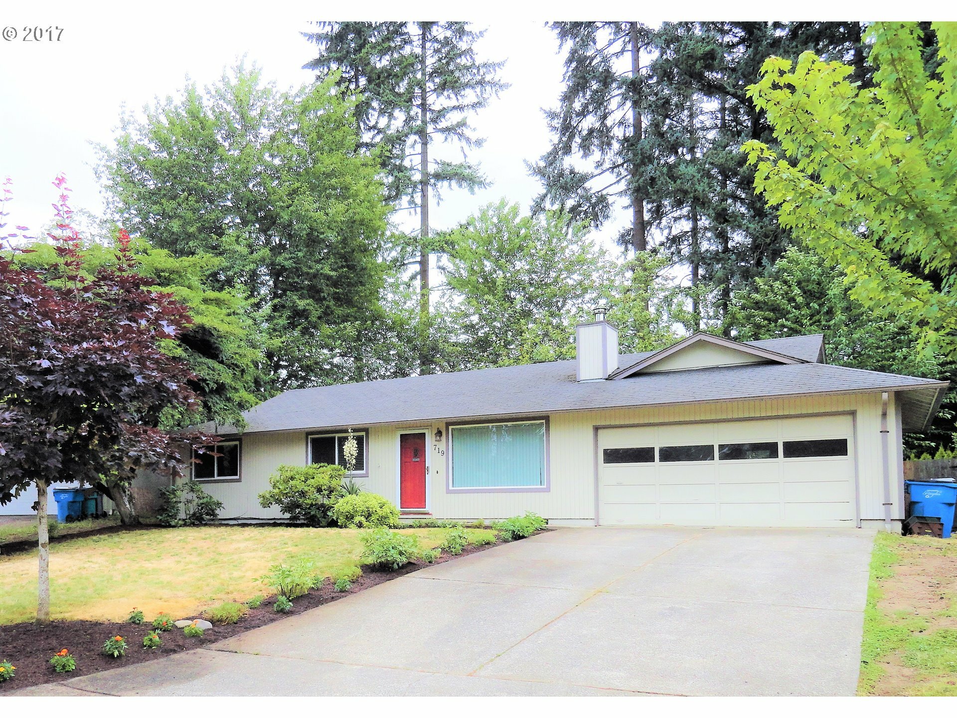 Property Photo:  719 NE 152nd Ave  WA 98684 