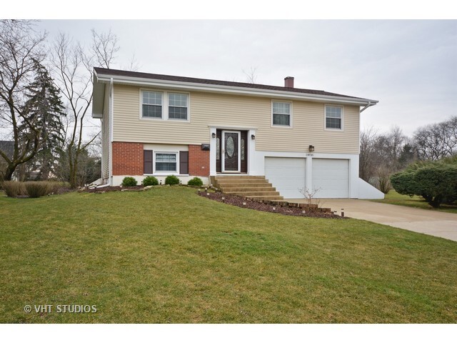 Property Photo: 21W785 Glen Valley Drive IL 60137