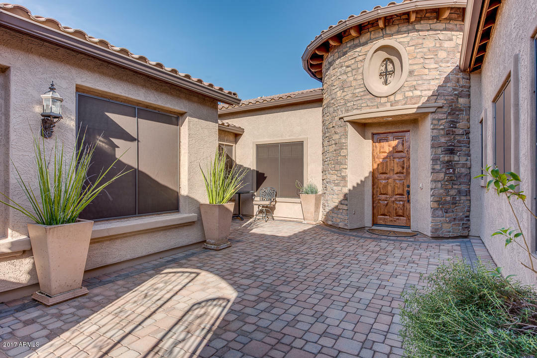 Property Photo:  2325 N 87th Place  AZ 85207 