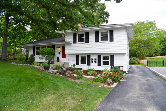 Property Photo: 5525 Middaugh Avenue IL 60516
