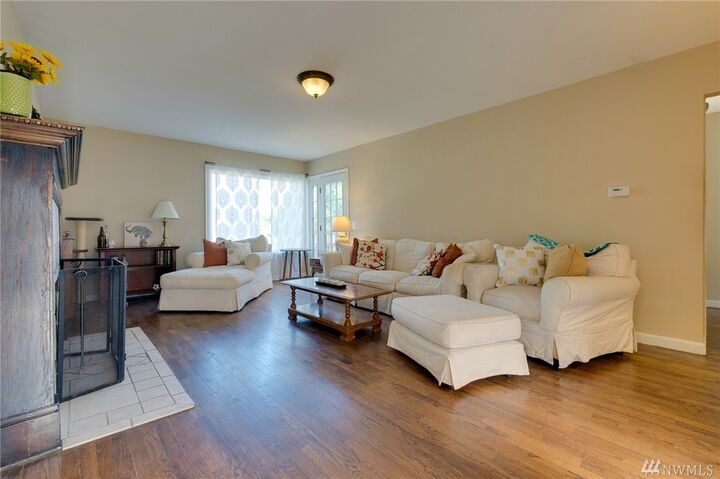 Property Photo:  128 N Cambrian Ave  WA 98311 