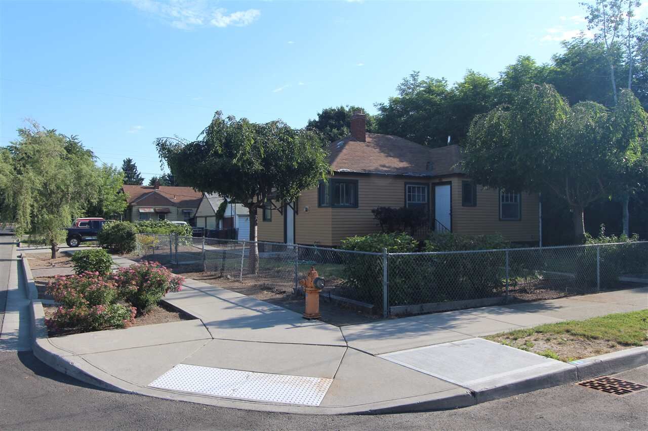 Property Photo:  2603 E Hartson Ave  WA 99202 