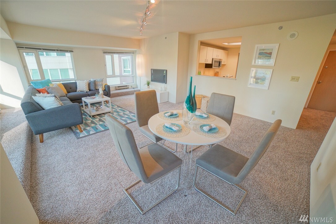 Property Photo: 121 Vine St 506 WA 98121