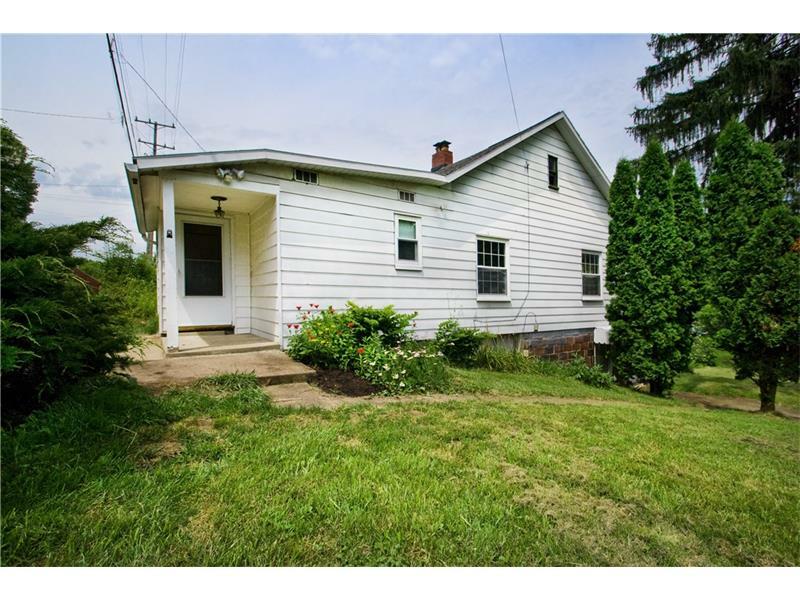 Property Photo:  3292 Maple Dr  PA 15237 