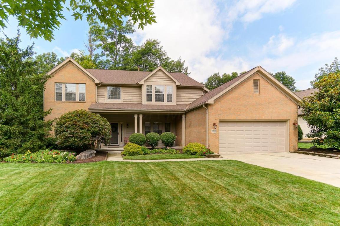 Property Photo: 2710 Woods Crescent OH 43123