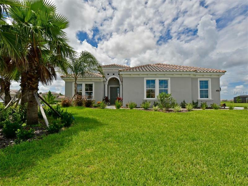 Property Photo: 16638 2nd Avenue E FL 34212