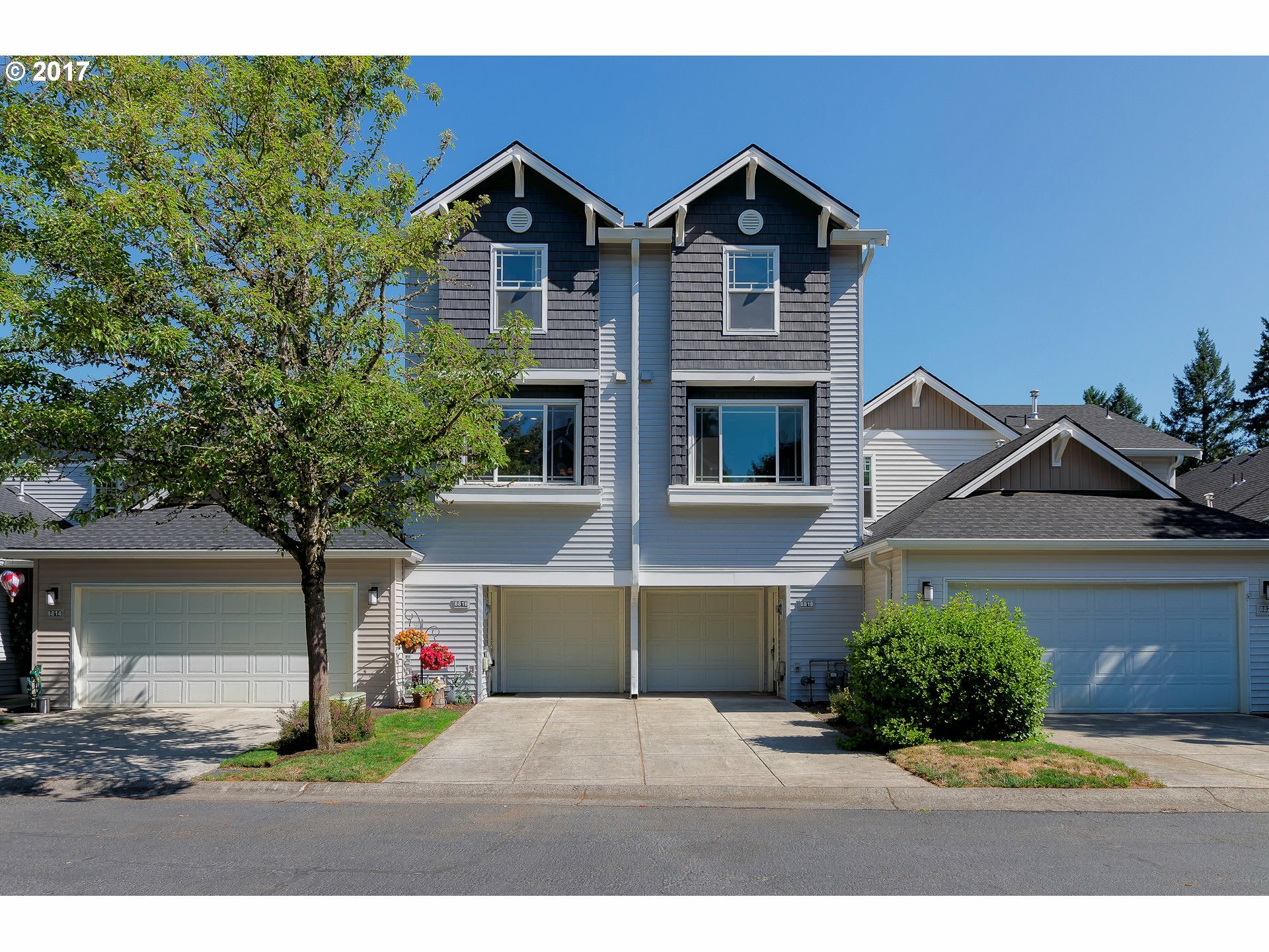 Property Photo: 8816 NE 16th Way 103 WA 98664