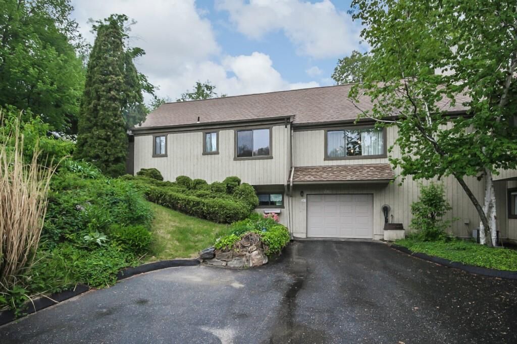 Property Photo:  126 Cayuga Lane A  CT 06614 
