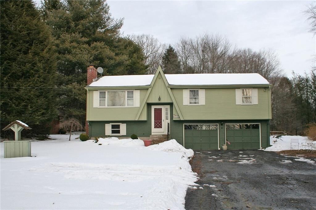 Property Photo:  230 White Birch Road  CT 06424 