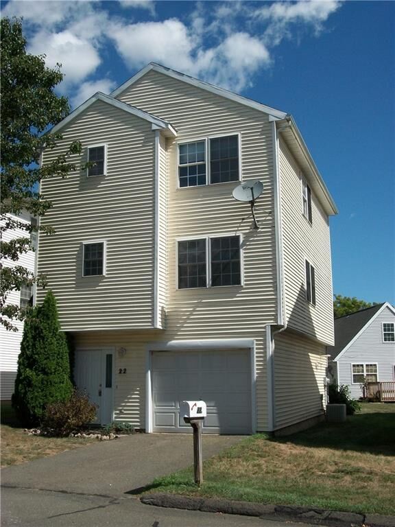 Property Photo:  2390 State Street 22F  CT 06517 