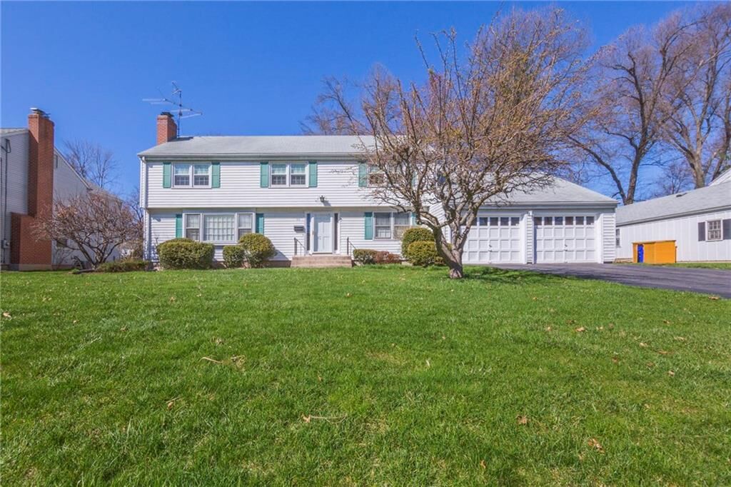 Property Photo:  60 Brewster Road  CT 06117 