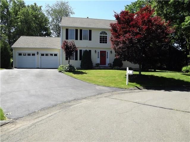 Property Photo:  7 Cherry Hill Circle 7  CT 06468 