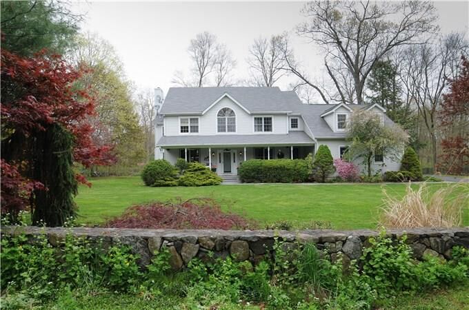 33 Aunt Hack Road  Danbury CT 06811 photo