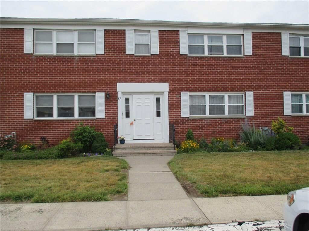 Property Photo: 87 East Broadway B CT 06460