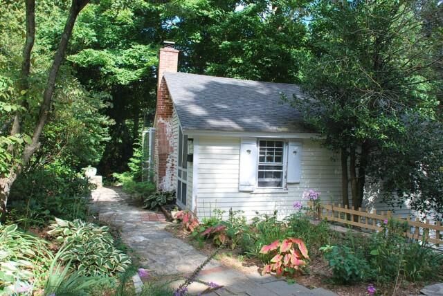 Property Photo:  3 Yew Street  CT 06850 