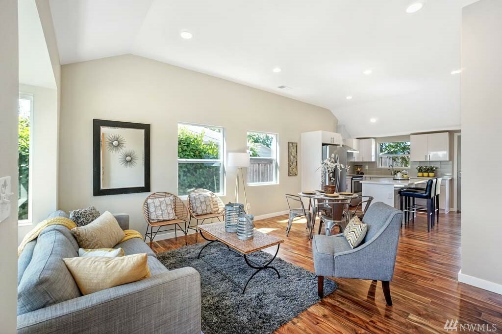 Property Photo: 10743 Fremont Ave N WA 98133