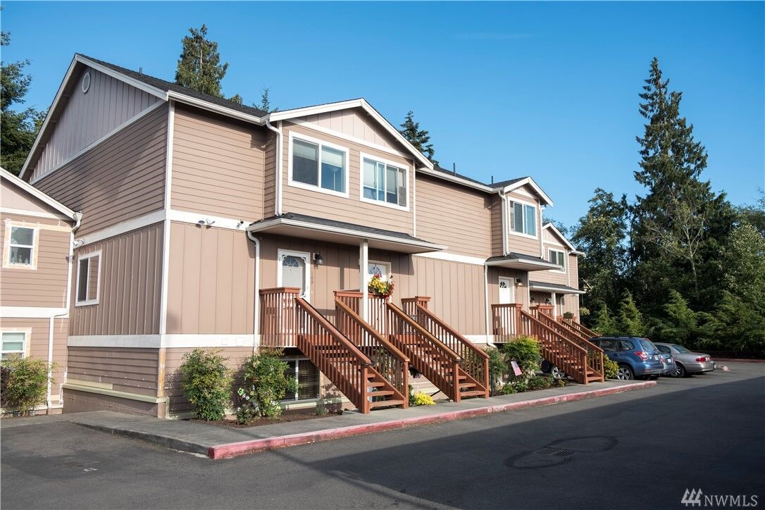 Property Photo: 7220 Rainier Dr 109 WA 98203