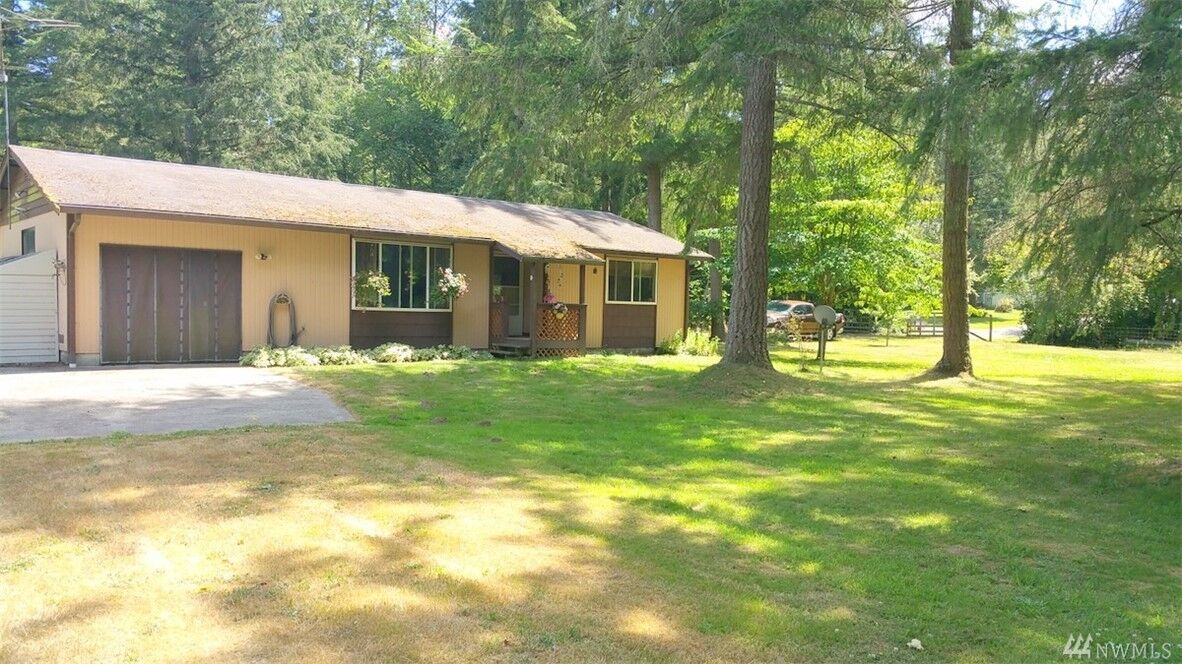 Property Photo:  1423 340th St E  WA 98580 