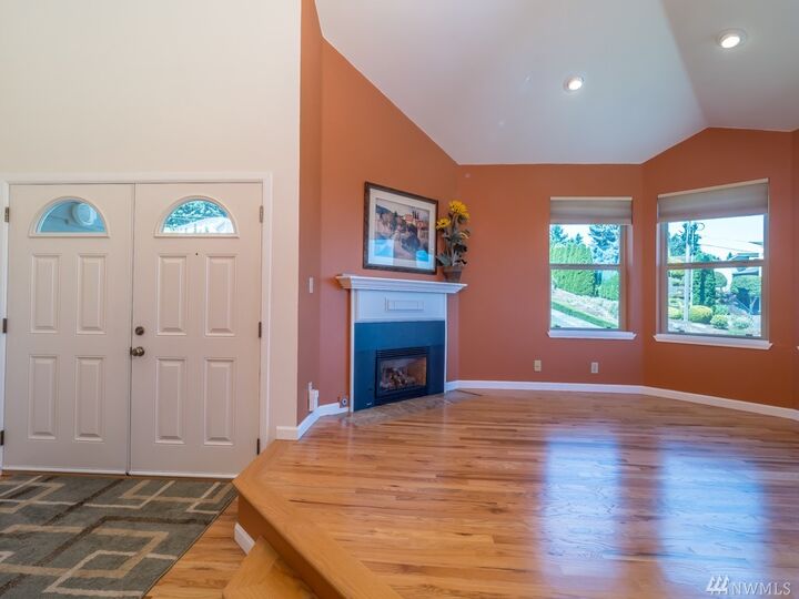 Property Photo: 4821 Dover St WA 98203