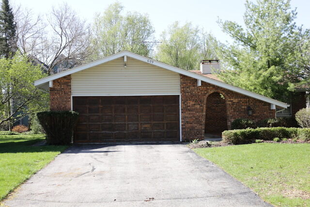 Property Photo:  609 Fellows Street  IL 60174 