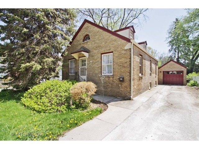 Property Photo: 15 E Washington Avenue IL 60044