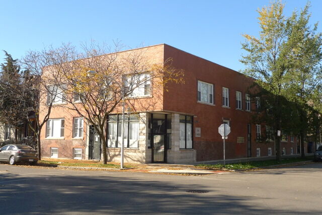 Property Photo: 1364 N Hamlin Avenue 2 IL 60651