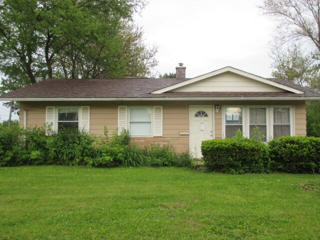 Property Photo: 1429 N Russell Avenue IL 60506