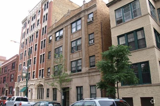 Property Photo: 511 W Belmont Avenue 36 IL 60657