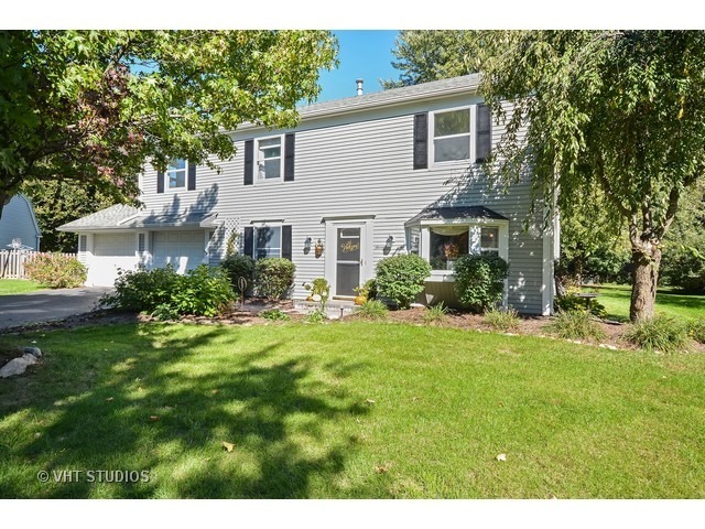 Property Photo: 7 Sedgwick Court IL 60543