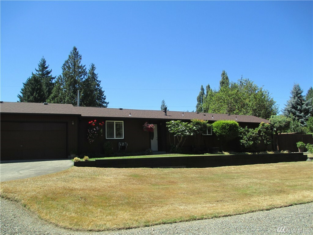 Property Photo:  5420 Rainier Dr E  WA 98391 