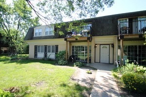 Property Photo: 1145 Pleasant Run Drive 614 IL 60090