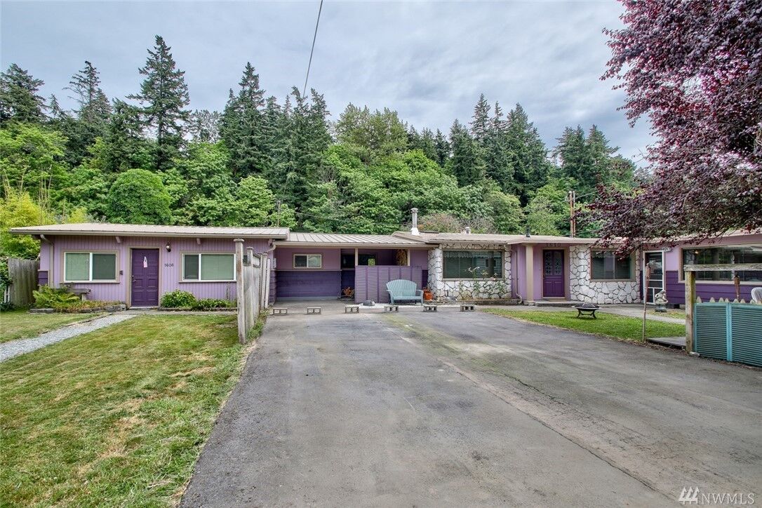 Property Photo: 1610 S 7th St WA 98273