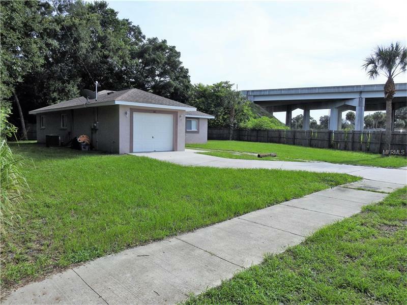 Property Photo:  111 29th Street E  FL 34221 