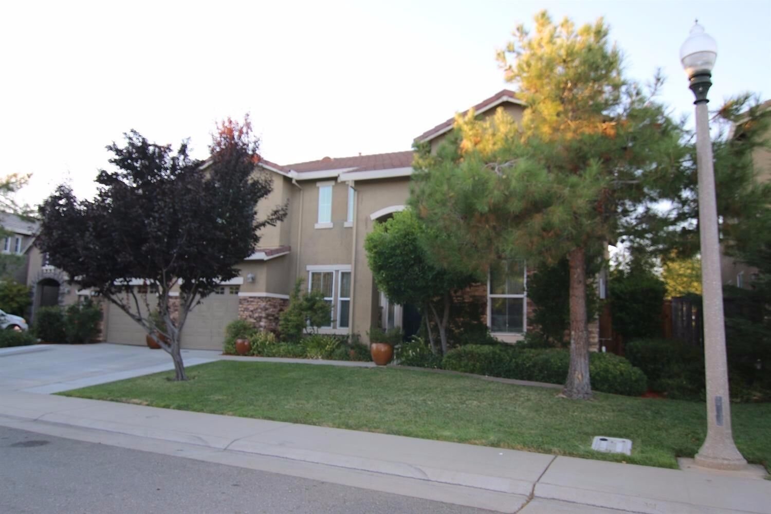 Property Photo:  1104 Southbridge Circle  CA 95648 