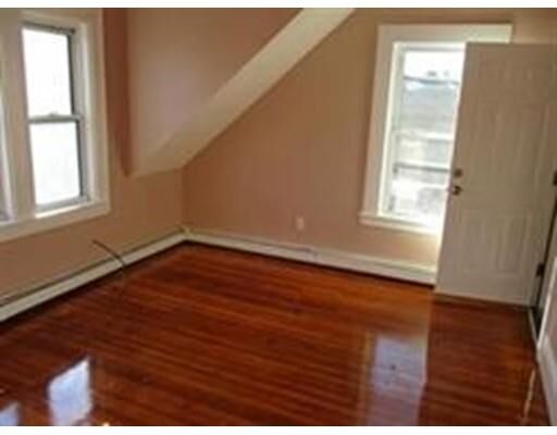 Property Photo: 7 Ruthven Terr 3 MA 01902