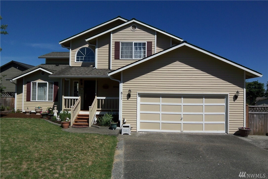 Property Photo:  811 152nd Place SW  WA 98087 