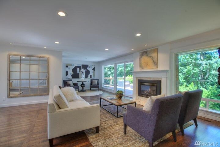 Property Photo: 3910 91st Ave SE WA 98040