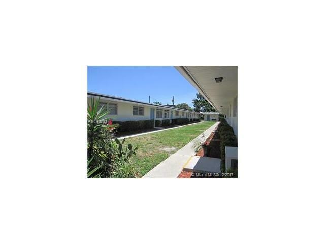 Property Photo: 2236 Taylor St 9 FL 33020