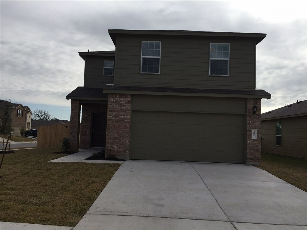 Property Photo: 5821 Knoll Pines Pass TX 78724