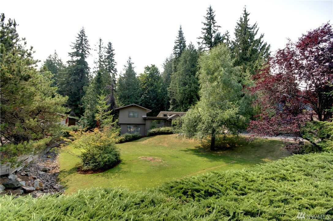 Property Photo:  4132 Lakeway Dr  WA 98229 