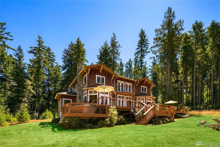 Property Photo: 22730 Carey Rd SW WA 98070