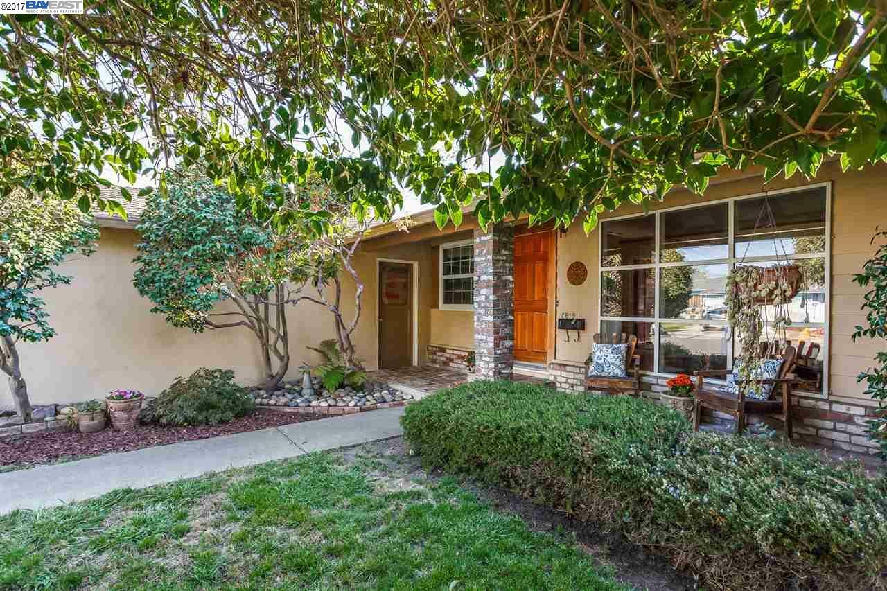 Property Photo:  26191 Stryker St  CA 94545 