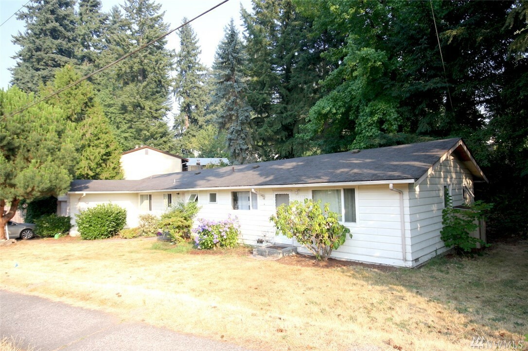 Property Photo:  10621 Beardslee Blvd  WA 98011 