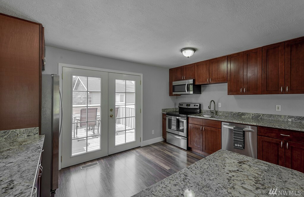 Property Photo:  14062 SE 195th Place  WA 98058 