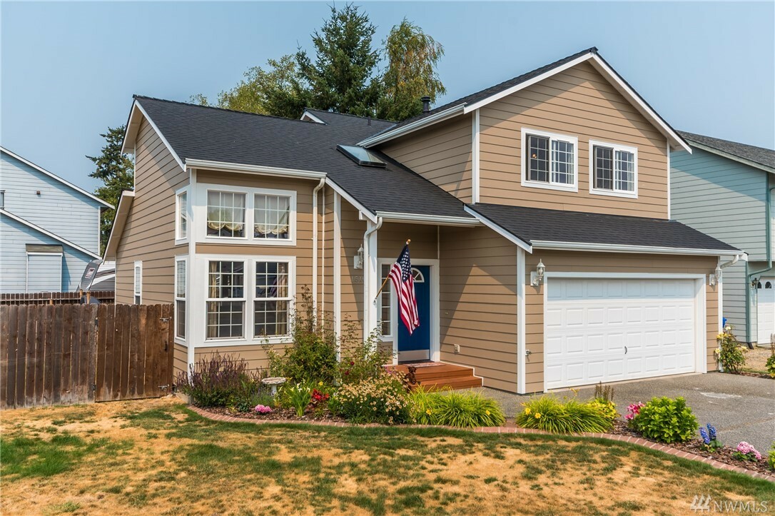 Property Photo:  1510 SW 8th Ave  WA 98277 