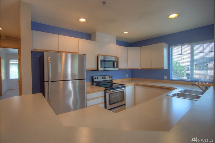 Property Photo: 5919 234th Place S 4-4 WA 98032